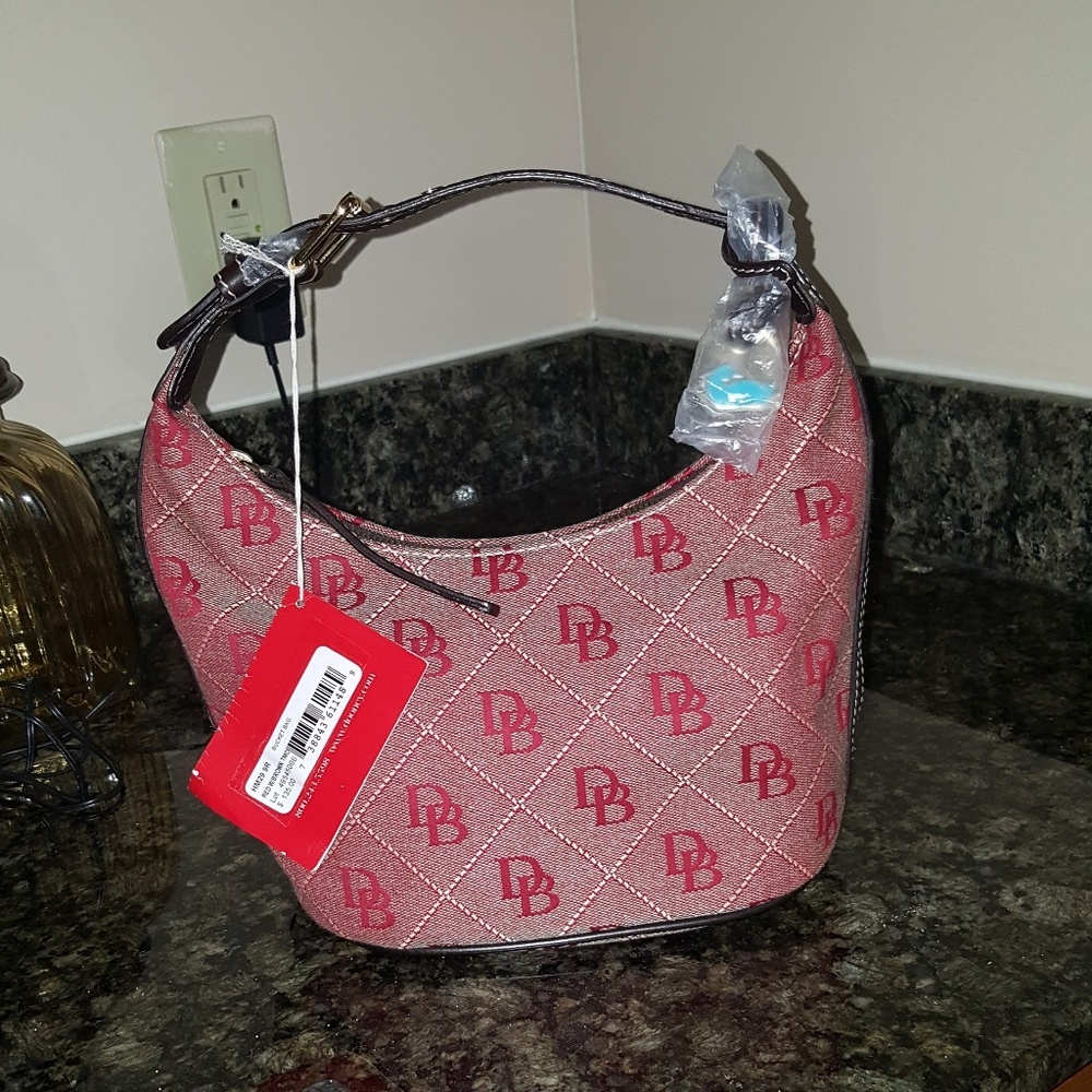 DOONEY & BOURKE SIGNATURE HANDBAG W/LEATHER TRIM